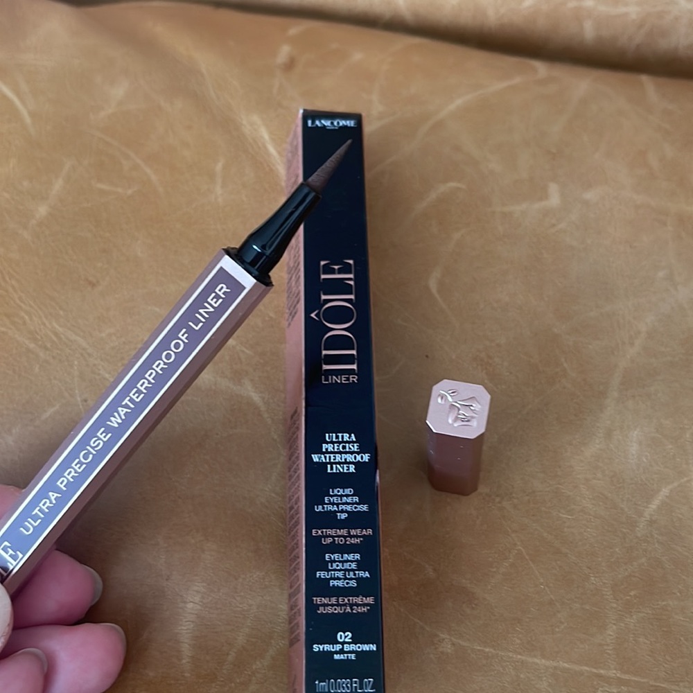 Lancôme
Idôle Ultra-Precise Felt Tip Liquid Eyeliner. # 2 syrup brown. New